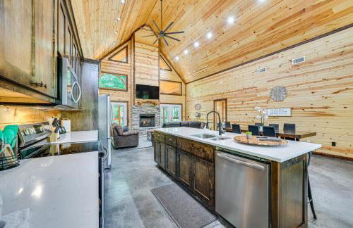 Private Hot Tub Luxe Cabin in Broken Bow! - Foto 8