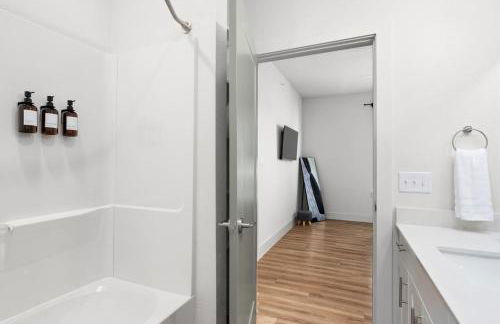 Luxury Stay 1B 1B w Gym, Pool, Shops Nearby - Foto 17