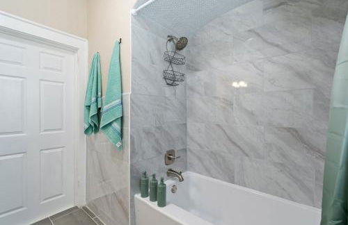 Bungalow Retreat! - Photo 26