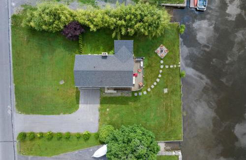 Modern Lakefront Retreat w King Bed - Foto 7