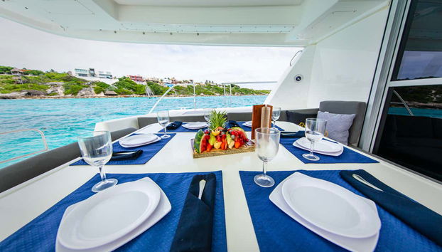 Private Boat Trip to Isla Mujeres + Open Bar - Foto 2