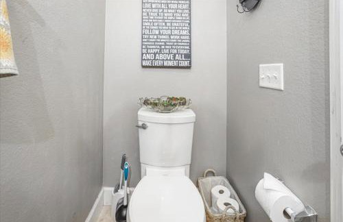 Your Home Away From Home near Wineries & Old Town - Foto 76