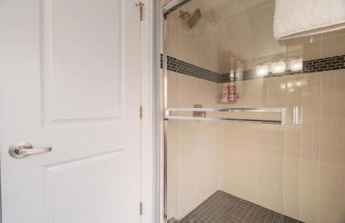 Relaxing Retreat in the Heart of Lombard With Laundry - Foto 11