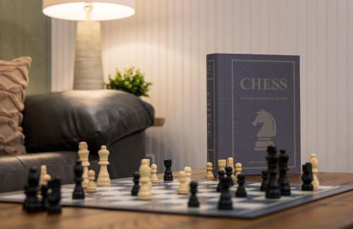 Cozy Spring Night HotTub Firepit PetFriendly Patio - Foto 19