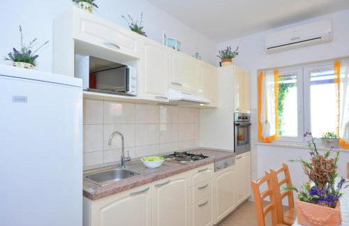 Apartments Punta Milna - Photo 8