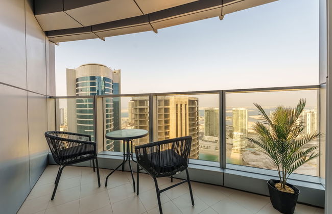 Maison Privee - Elegant and Panoramic Sea View Apt on Al Reem Island - Photo 21