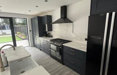 Stunning Open Plan 3 Bedroom House - Photo 5