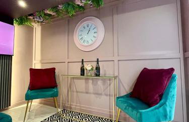 Manchester's ONLY private party suite for 12 with Makeup Room - Photo 9