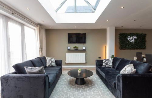 Brand New 5 Bed Home With Snooker Table, Wolverhampton - Foto 1