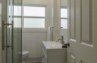 1 Berkeley - Entire Apartment - Private, Spacious - Photo 10