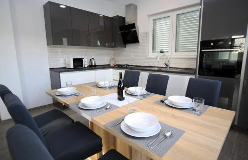 Modern Guest House Rak with beautiful pool - Photo 22