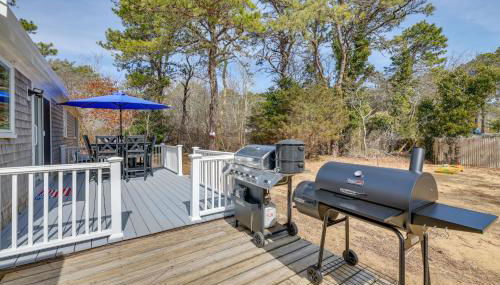 Bike to Cape Cod Sights Home with Backyard Oasis - Foto 2