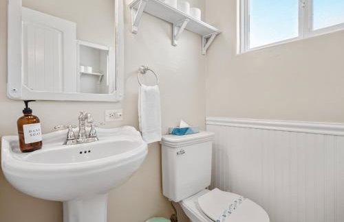 Stunning beach home - steps2sand, AC, Large Patio and Fast Wifi! - Foto 12