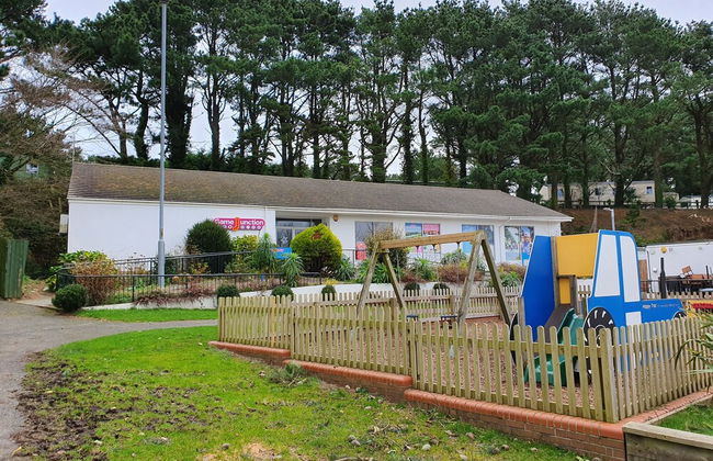 3 Bedroom Caravan, Sleeps 8, at Parkdean Newquay Holiday Park - Photo 28