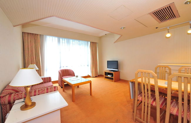 Kornhill Apartments - Photo 2