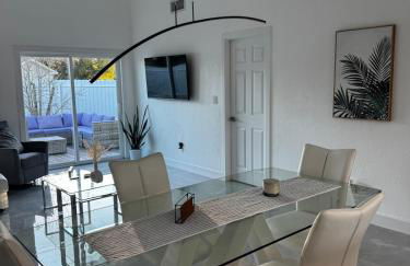 The Palm Stay Near SWF Airport laundry - Foto 18