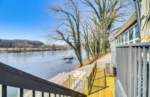 Fish House with Deck, Fire Pit and River Views - Foto 27