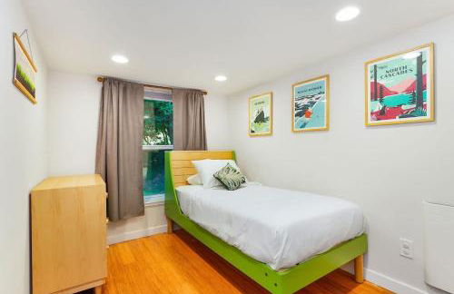 3BD Remodeled Home Near Beach - Foto 23