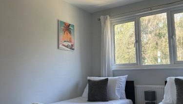 3 Bed House Close to Gatwick - Foto 2
