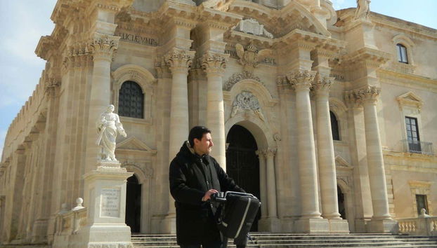 Segway frente a la catedral de Siracusa