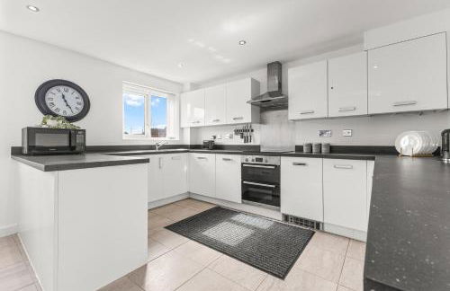 Large Family House with free parking - 3 bedrooms 6 beds - Foto 21