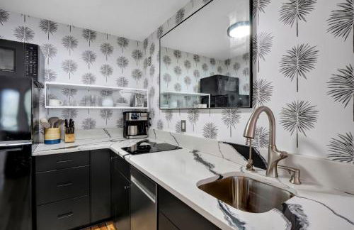 Luxe 220 Suite 2 - Photo 42