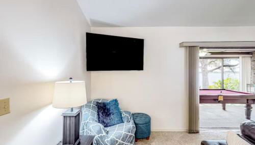 Charming Lakefront Home Hot Tub - Photo 1