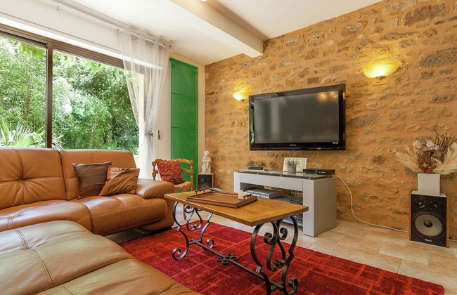 Spacious Farmhouse With Private Heated Pool in a Rustic Garden - Foto 39