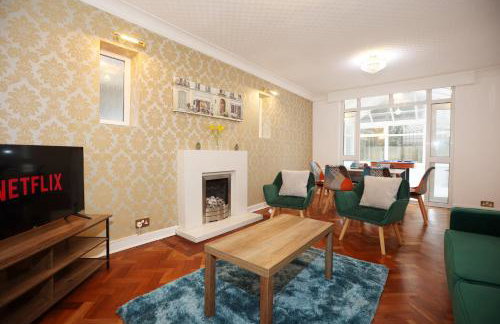 Hollybush Place By N And N Stays Ltd, Perfect for Contractors and Workers, Large Private Driveway for Work vans And Vehicles, Great Location and Fast Wifi - Foto 37