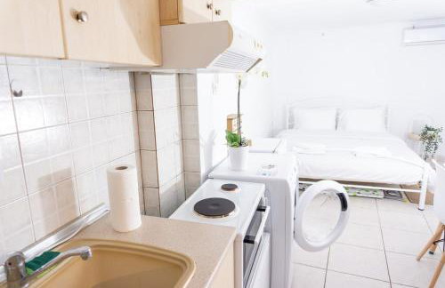 Dimitra's cosy studio in old town with backyard - Foto 34