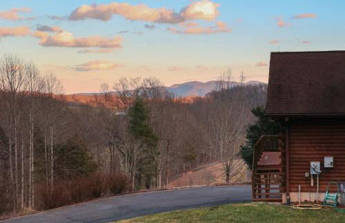 Mountain Lodge - Heated Pool 83 Degrees - Photo 19