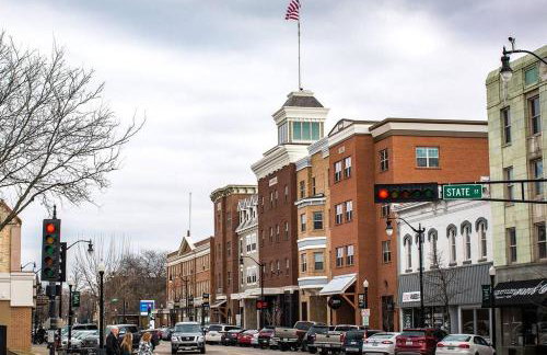 Beautiful Craftsman Style Home w/ Fenced Yard - Foto 47