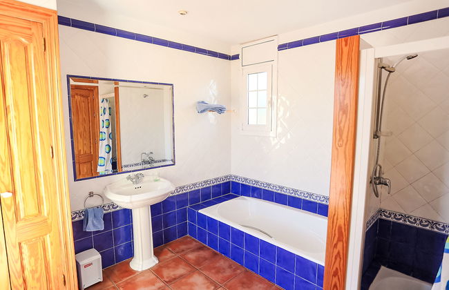 Villa Caleta - Photo 12