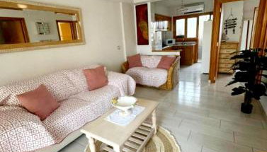 APARTAMENTOS ROSI - 5-10 Minute Walk To La Zenia Beach, Sea View, Beach Bar, Cliff Walk, Shops, Paddys Point, Cabo Roig - Free fast Fibre Optic Broadband, Free Parking - Foto 5