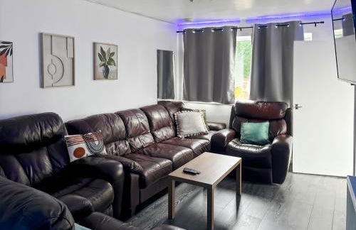 Charming Retreat With Hot Tub & Sauna Sleeps 4 - Foto 84