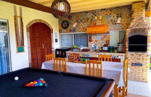 Recantos Pinheiros - Casa inteira, até 15 hóspedes - Piscina privativa, sinuca, ar condicionado e TVs nos 4 quartos - Condomínio Orla 500, lado praia - Unamar, Cabo Frio-RJ - Foto 14