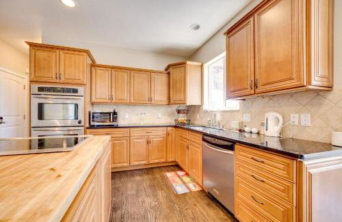 Backyard Oasis with Outdoor Kitchen! Moses Lake Home - Foto 11