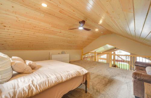 Boat Dock, BBQ and Fireside Fun Clam Lake Cabin - Foto 16