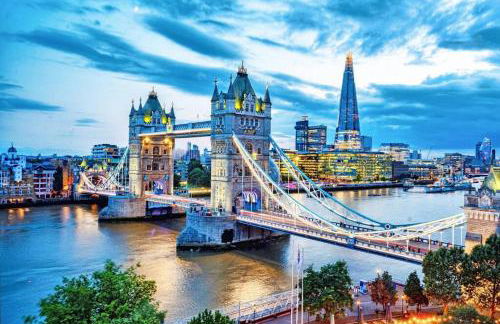 Stunning Hyde Park Home with Private Balcony & Lift Elevator Access - Foto 49