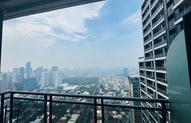 Gramercy 2 bedrooms w Balcony City View - Photo 15