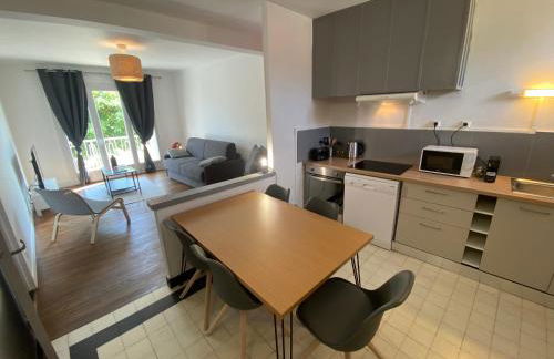 Fabuleux T3 climatisé de 85 m2, situé au calme avec grand parking gratuit privé ,Fibre wifi - Foto 14