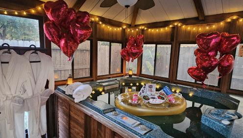 Maple House Romantic Getaway WHot Tub Near IAH - Foto 1