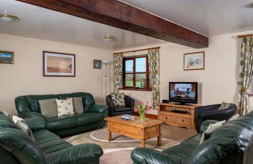 5 Bed in Boughrood BN358 - Photo 2