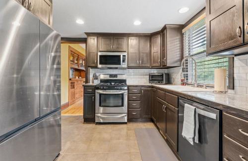 Lowry Parlour - Photo 11