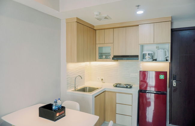 Comfort 1Br With Working Room At Daan Mogot City Apartment - Foto 7