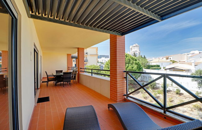 Albufeira Modern 1 With Pool by Homing - Photo 13