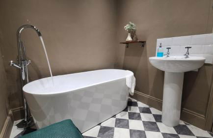 Samuels' a duplex apartment by Spires Accommodation in Lichfield City Centre - Foto 26