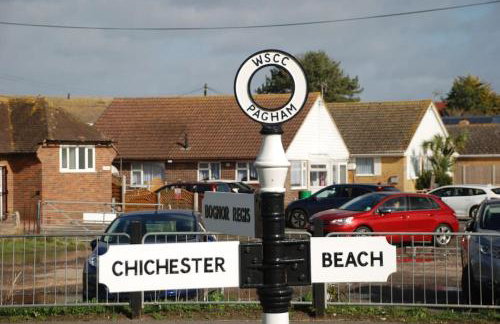 Wow I'm living on the beach. Luxury 4 bed sleeps 8 - Photo 31