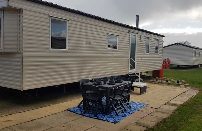 Inviting 3-bed Caravan on Sand Le Mere, Tunstall - Foto 1
