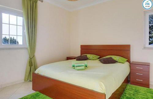 Villa Mikael - Free Wi-Fi - Aircon - Private Pool by bedzy - Foto 16